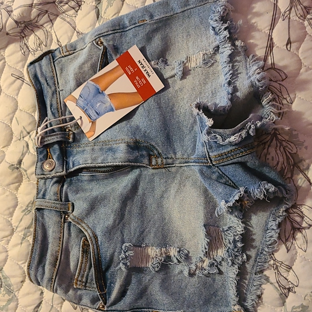Distressed frayed shorts